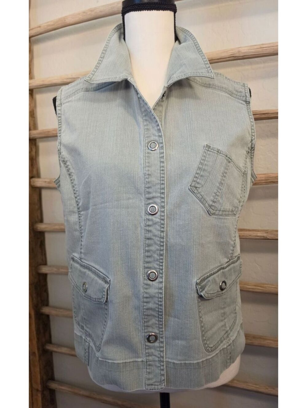 Chico's light wash denim vest Size 2